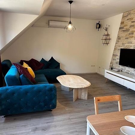 A&V Apartments Wunderschoene Rheinblick Wohnung Zum Entspannen Apt Ela Дуйсбург Экстерьер фото
