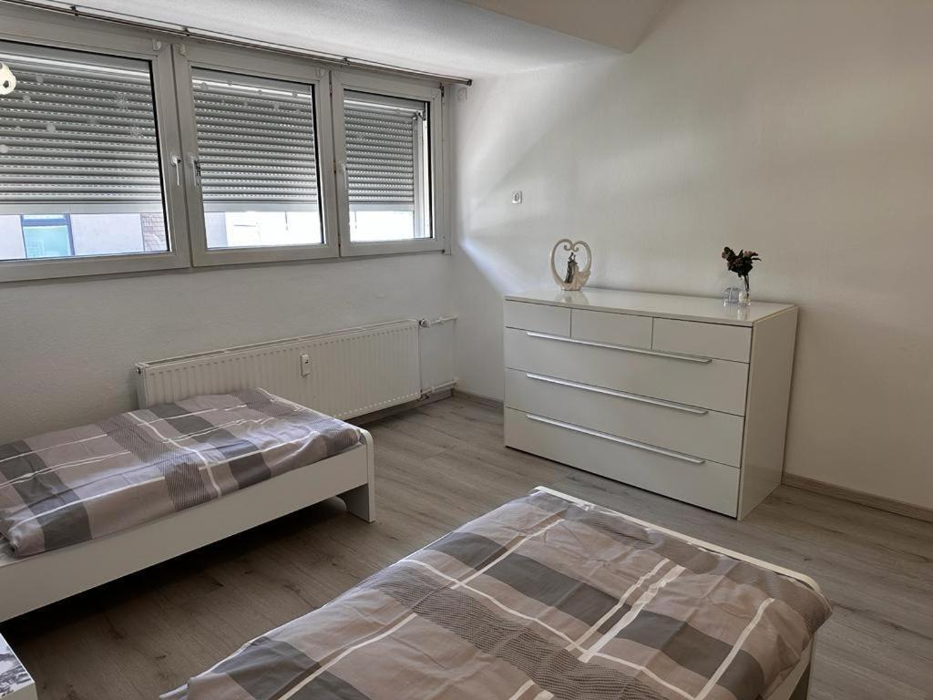 A&V Apartments Wunderschoene Rheinblick Wohnung Zum Entspannen Apt Ela Дуйсбург Экстерьер фото