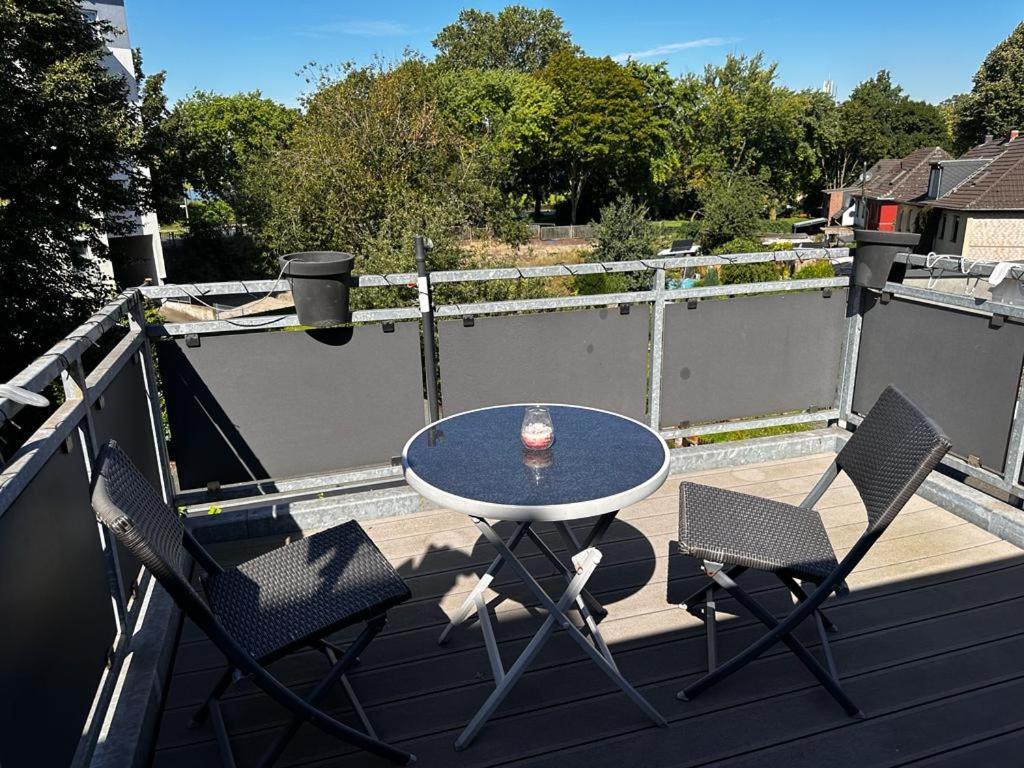 A&V Apartments Wunderschoene Rheinblick Wohnung Zum Entspannen Apt Ela Дуйсбург Экстерьер фото