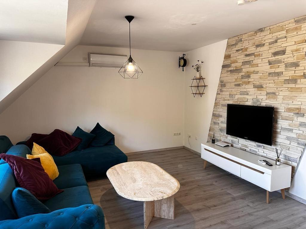 A&V Apartments Wunderschoene Rheinblick Wohnung Zum Entspannen Apt Ela Дуйсбург Экстерьер фото