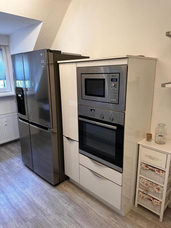 A&V Apartments Wunderschoene Rheinblick Wohnung Zum Entspannen Apt Ela Дуйсбург Экстерьер фото