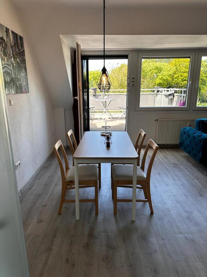 A&V Apartments Wunderschoene Rheinblick Wohnung Zum Entspannen Apt Ela Дуйсбург Экстерьер фото